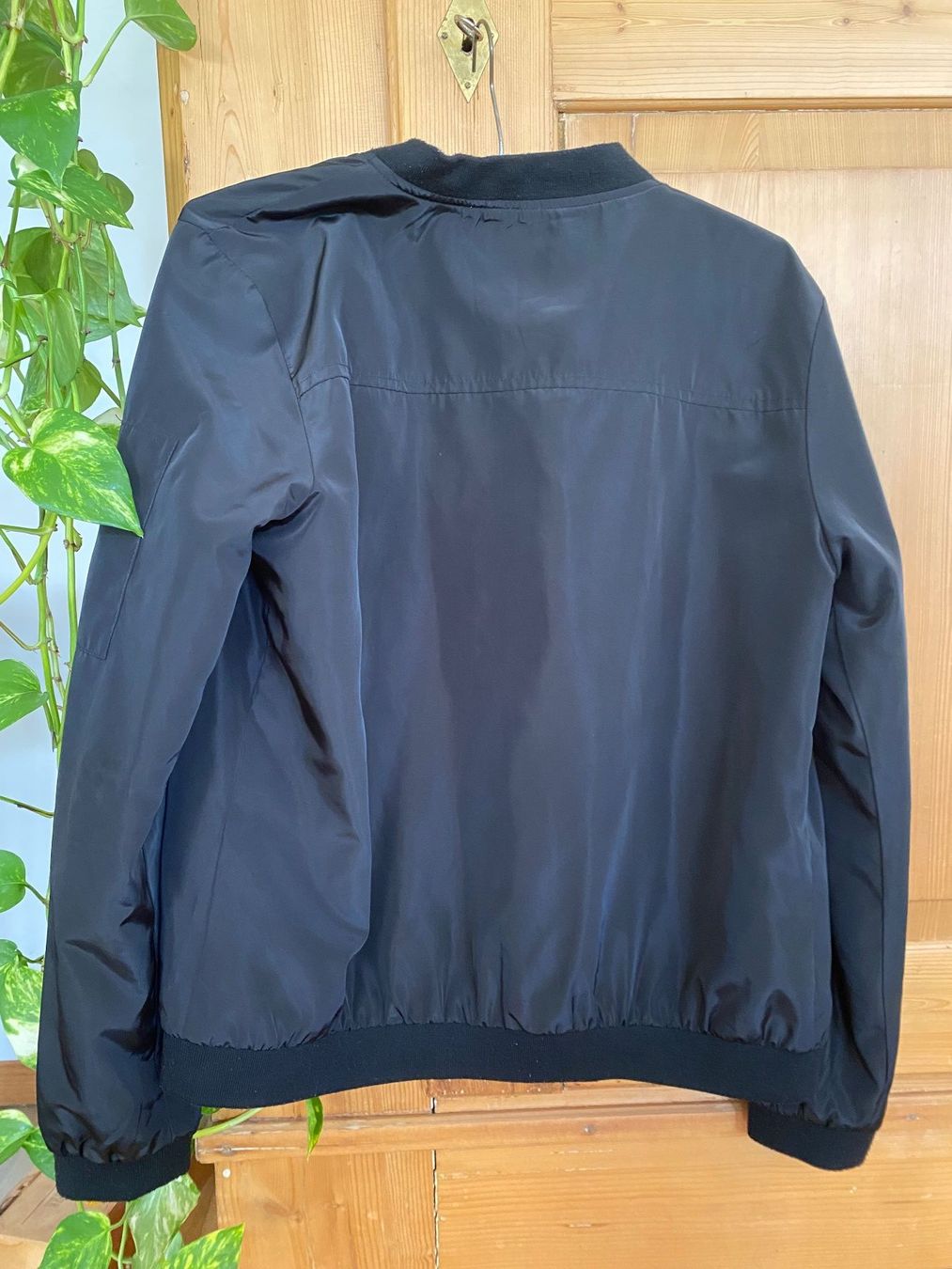 Only Giacche: Blouson Schwarz mit Stickern – Usato da Riedholz venduto da emm_22qn 2