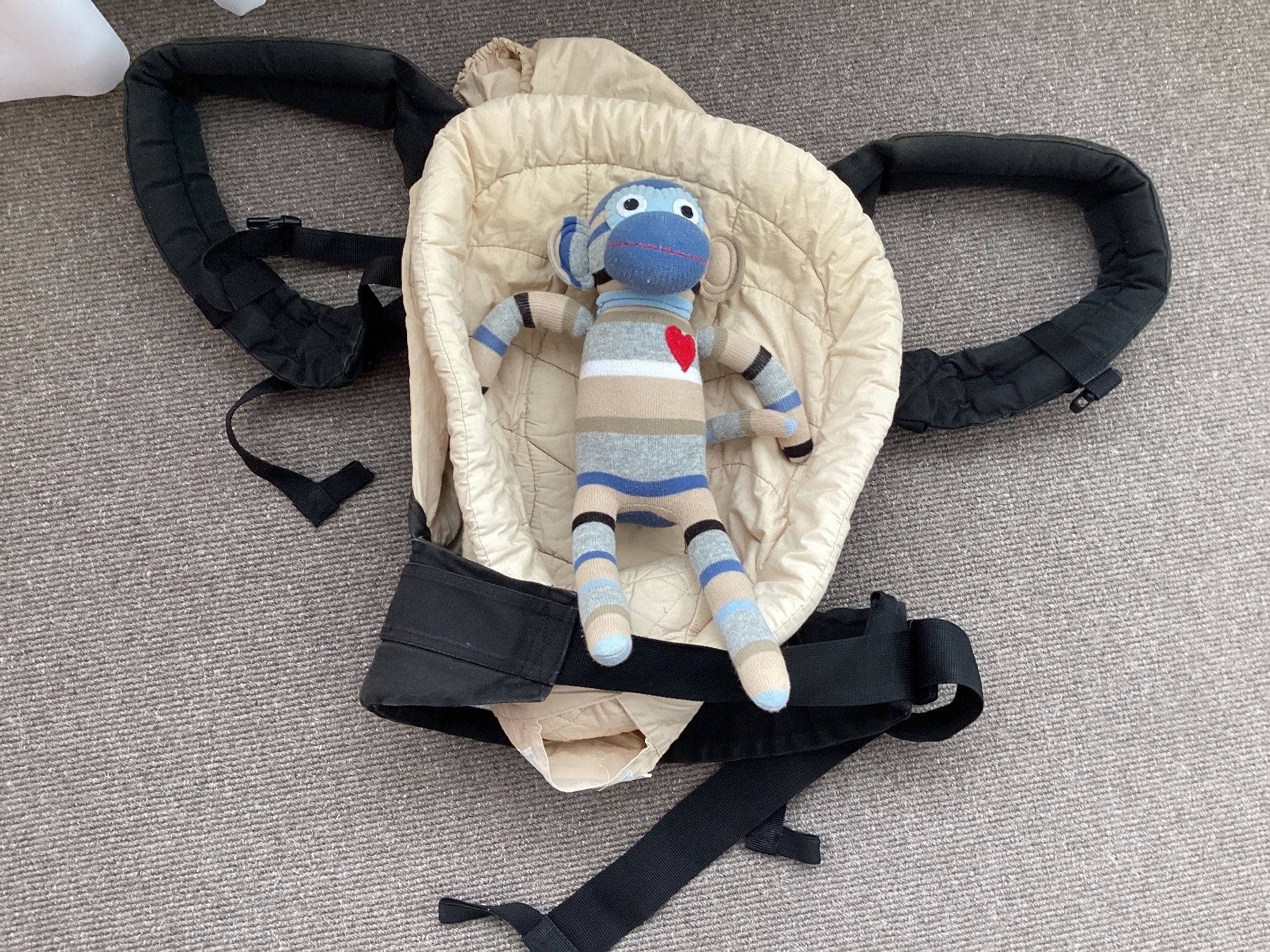 Ergobaby Marsupi portabebè: Kindertrage Ergobaby inkl. Einsatz schwarz gebraucht – Usato da Effretikon venduto da simtek_de 1