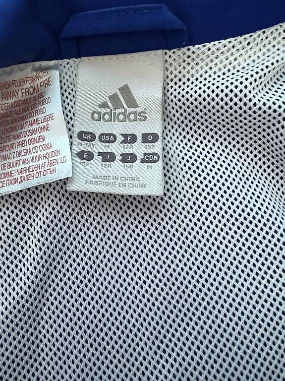 Completi, tute sportive e funzionali: Adidas trainer blau-weiß  – Usato da AU/ZH venduto da kalhoum 1