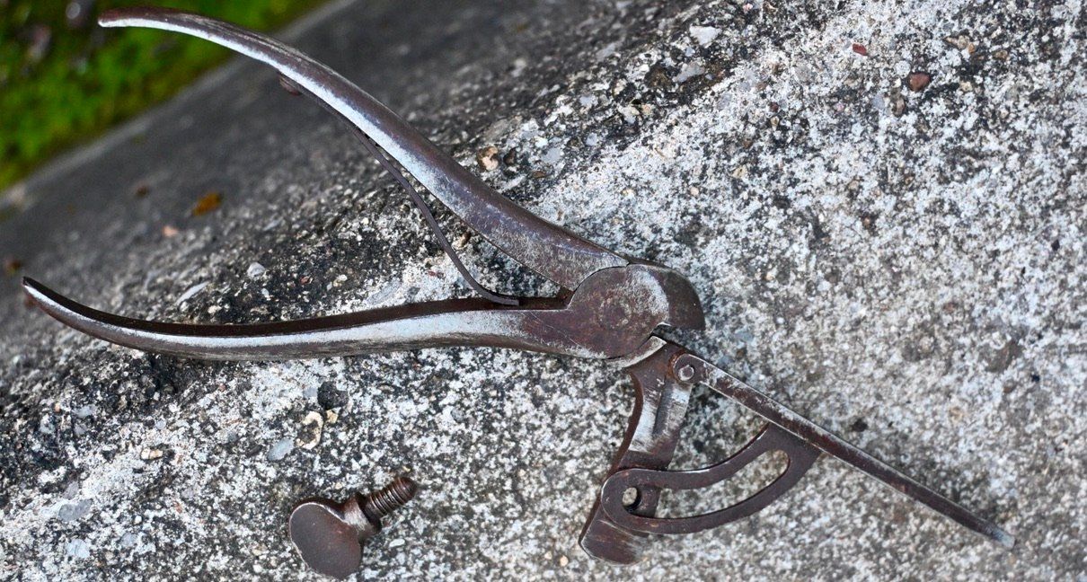 Alle Werkzeuge: antike Schränkzange oder Sägezahn-Setzer – Gebraucht aus Pfaffhausen von mono_rec 4