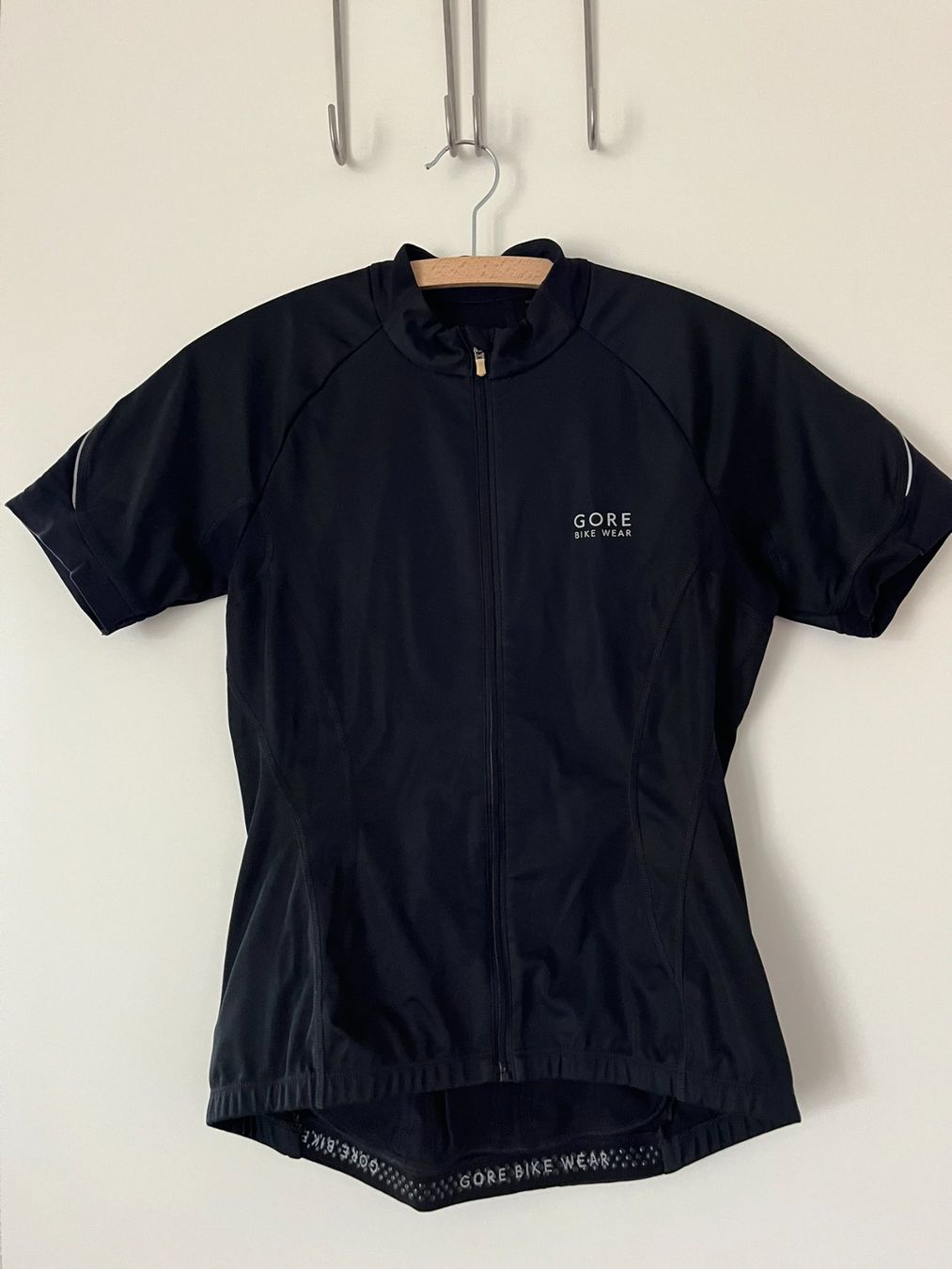 Canottiere & Pantaloni: Gore Radtrikot Damen M – Usato da Zürich venduto da aneme