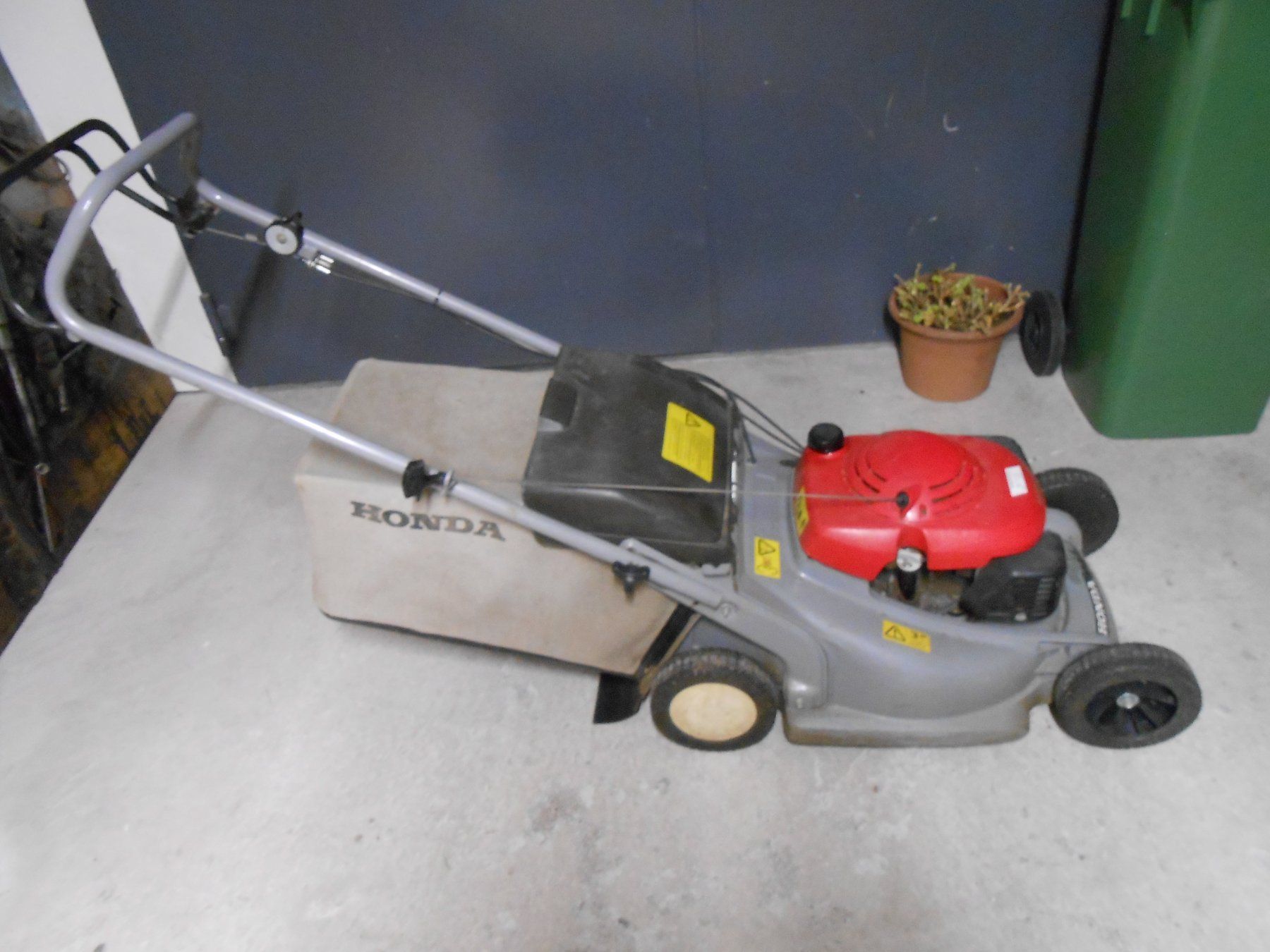 Honda Rasenmäher: Rasenmäher Honda HRB 475 – Defekt aus Gipf-Oberfrick von