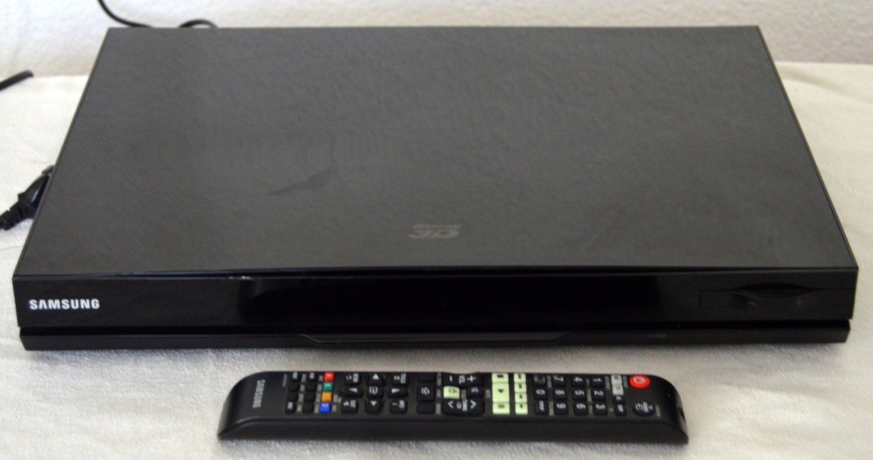 Samsung Multimediaplayer & Streamer: Samsung HT-D5500 3D Blu-ray – Gebraucht aus Collonges von arashee