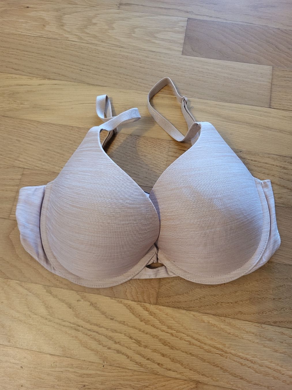 Victoria's Secret Altra biancheria intima: Victoria's secret Tshirt Bra BH – Usato da Wikon venduto da lin_qw8x