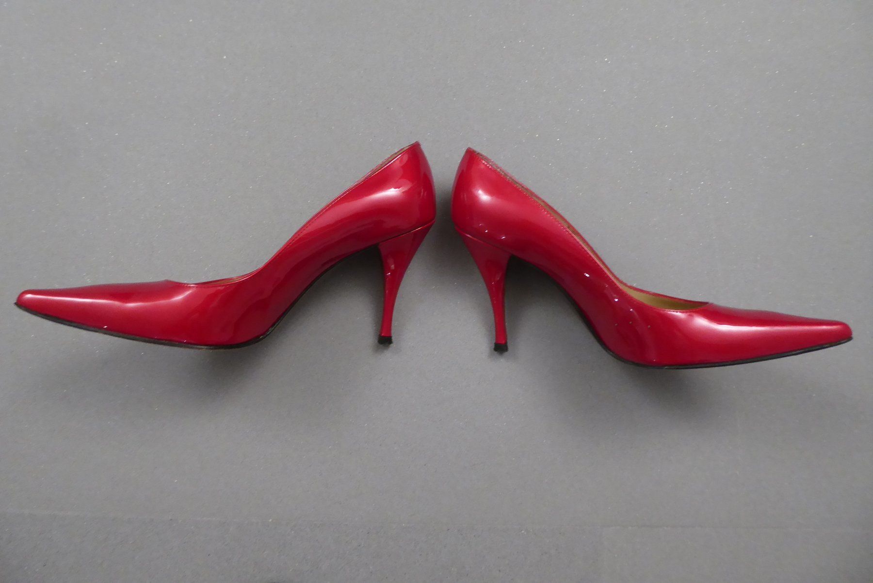 Stuart Weitzman Damenschuhe: Damenschuh der Luxusmarke Stuart Weitzman | rot | Grösse 36 – Gebraucht aus Triesen von Deal1966