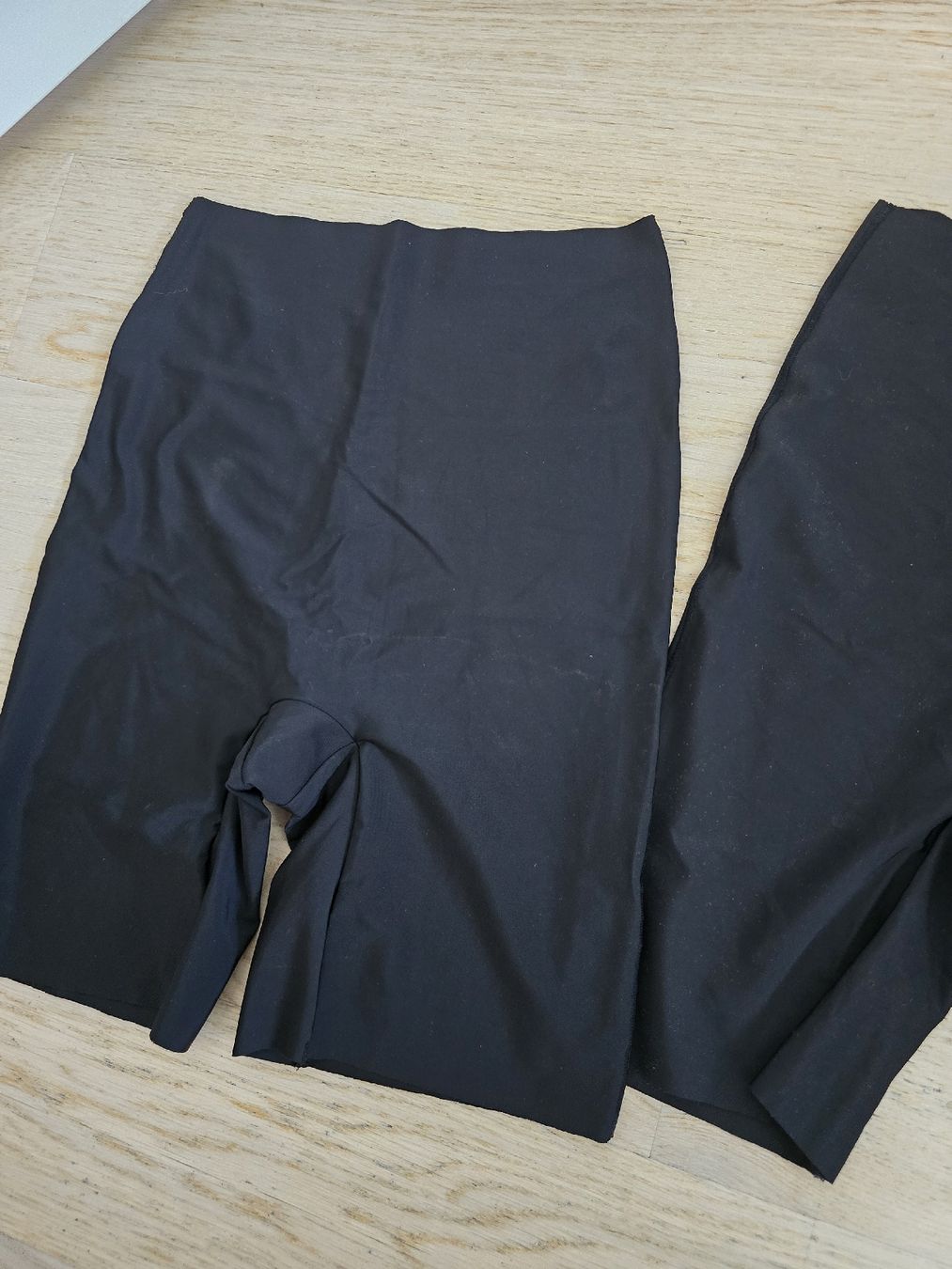 H&M Pantaloni: H&M Shapewear Shorts - Grösse S – Nuovo (secondo la descrizione) da Rickenbach b. Wil venduto da Kth_v8 2