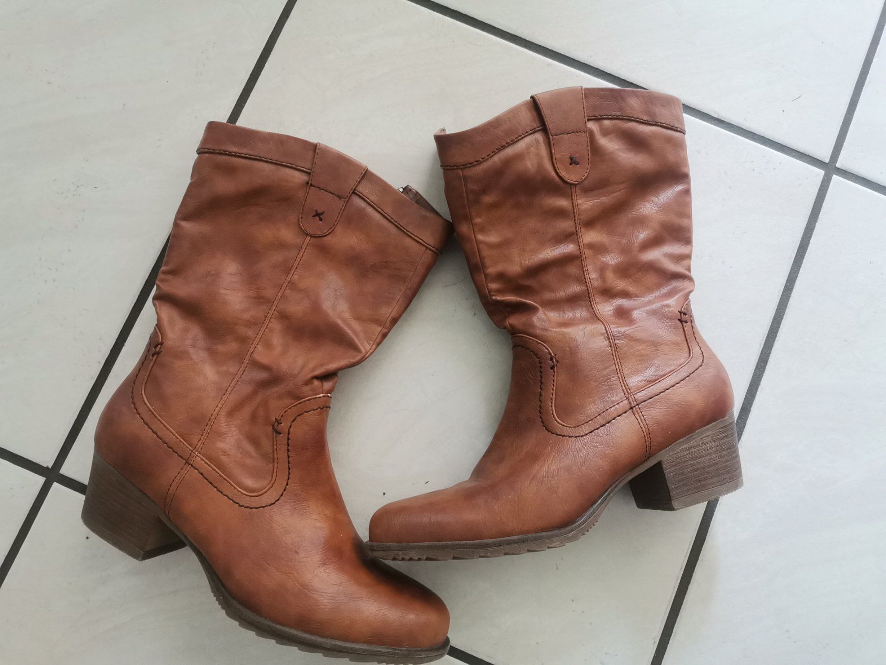 Scarpe da donna: Stiefeli Gr. 40 – Usato da Therwil venduto da JeannysTrendStyle