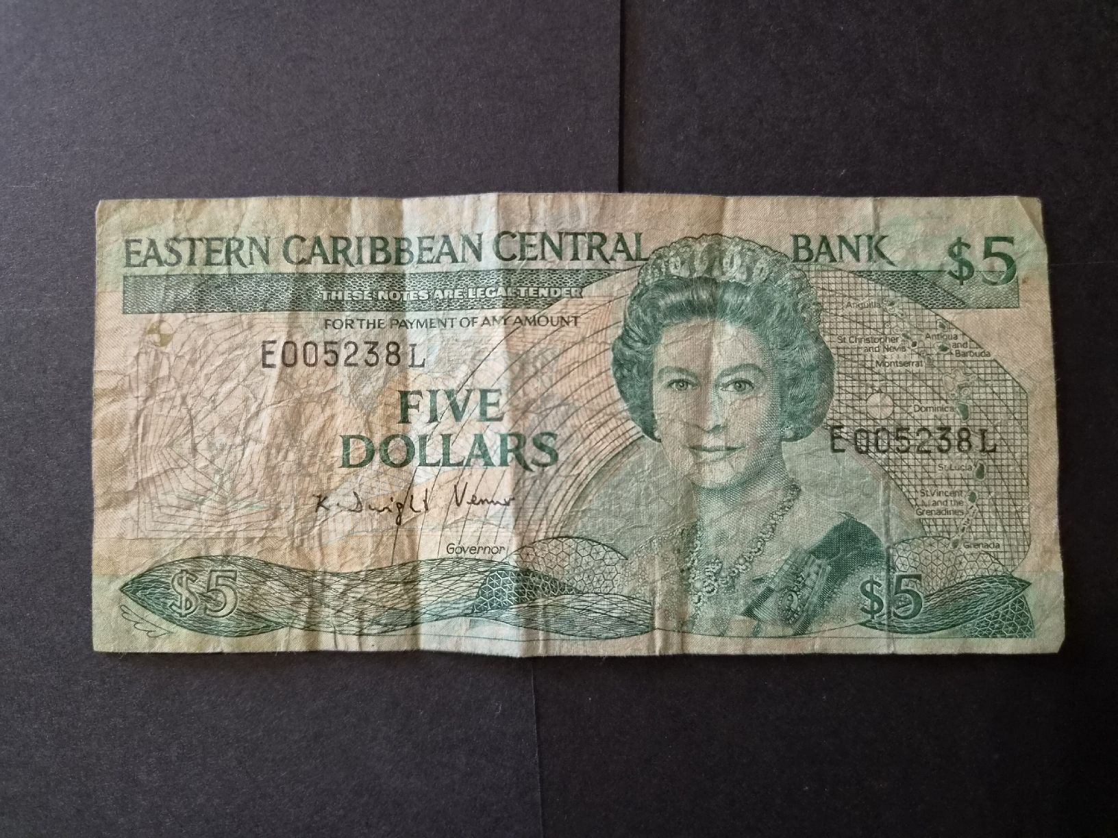 Banknoten: Eastern Caribbean 5 dollars – Gebraucht aus Versoix von rucio