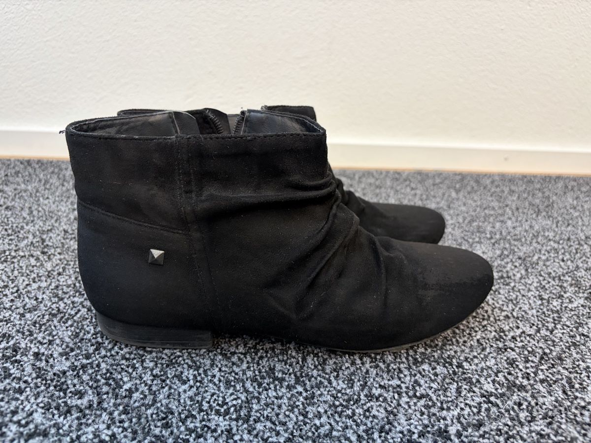 Scarpe da donna: Damen Stiefeletten Gr. 40 – Usato da Schlierbach venduto da Sani-123