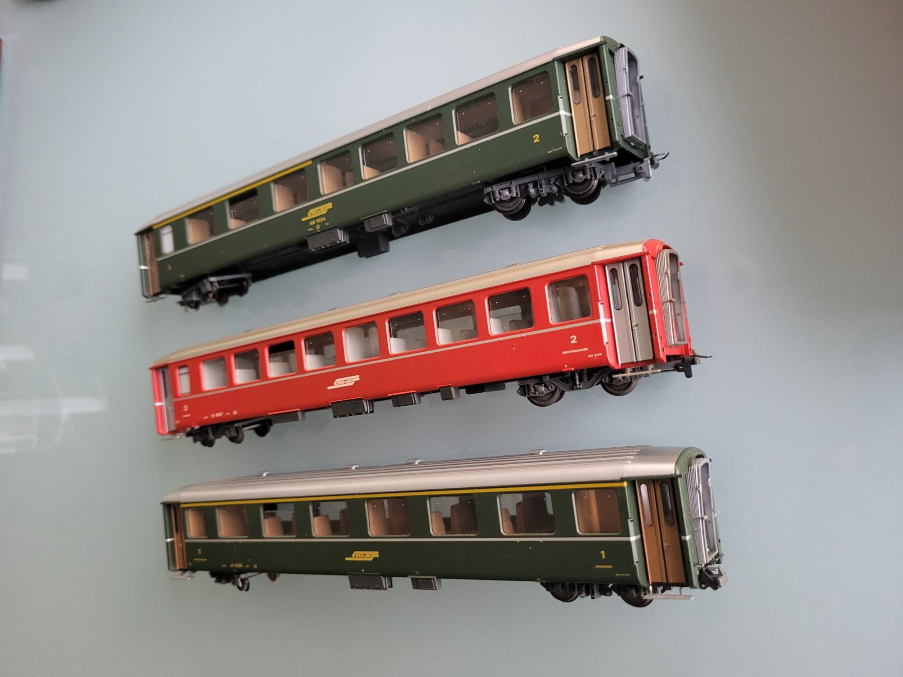 Bemo Modelleisenbahnen: H0m  Bemo  RhB  3 Stk. Personenwagen – Gebraucht aus Oberburg von sensetal 8