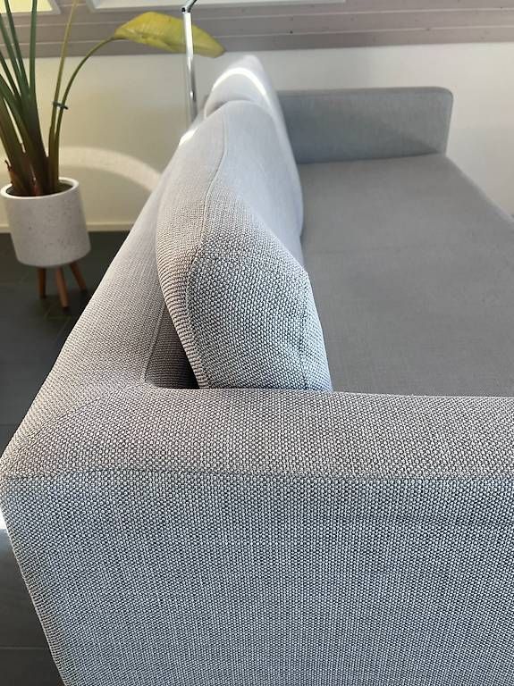 Sofacompany Sofas: Hellgraues 3er Sofa von Sofacompany – D'occasion à Zumikon par Luk130 1