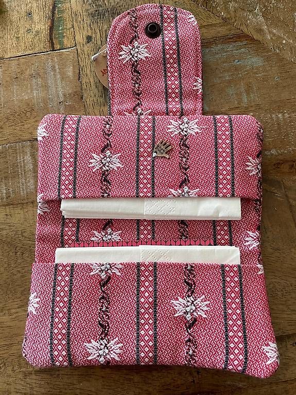 Altro in  Abbigliamento & Accessori: Taschentuchetui Edelweiss  – Nuovo e nell'imballaggio originale da Liestal venduto da Strigg-Grossmami 1