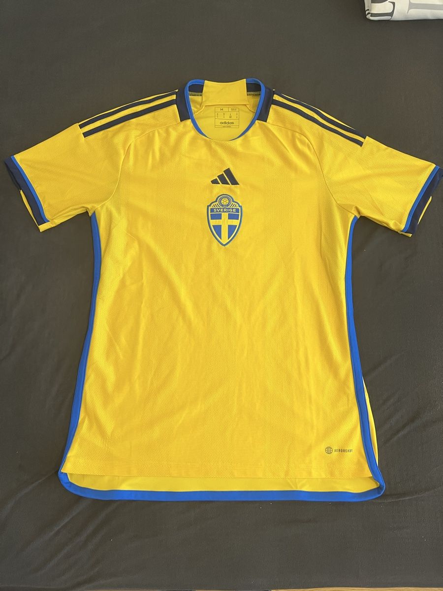 Adidas Canottiere & Pantaloni: Schweden Trikot / M – Usato da Hirschthal venduto da Stego1994