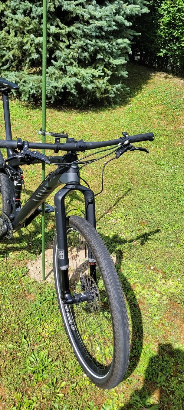 Canyon Vélos: Canyon Lux CF – D'occasion à Givrins par Flyingyellow 1