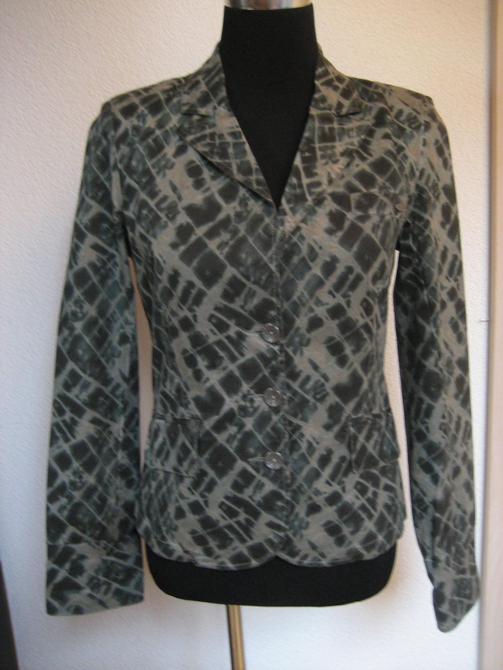 Nile Giacche: Veste stretch Nile taille S, neuve – Nuovo e nell'imballaggio originale da Delémont venduto da marryb