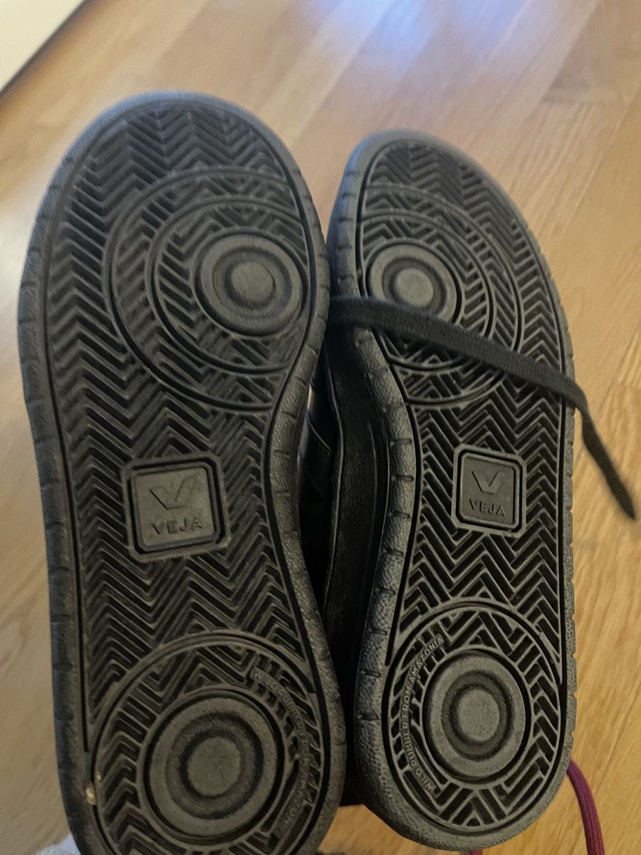Veja Herrenschuhe: Schuhe VEJA Sneaker Schwarz Leder Gr. 37 – Gebraucht aus Rüschlikon von Lajniii 6