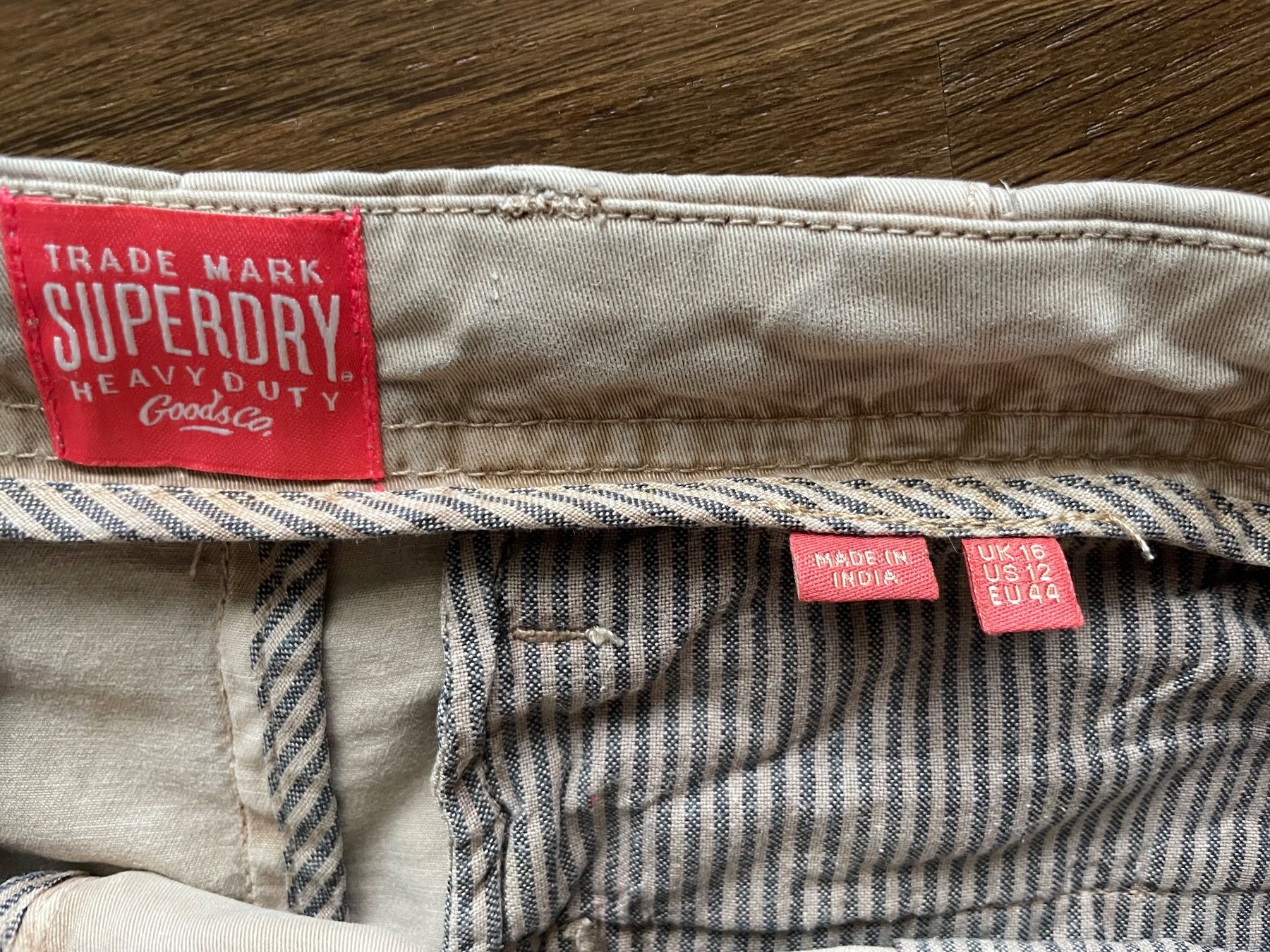 Superdry Pantaloni: Short Superdry Woman XL – Usato da Olten venduto da B3ren 2