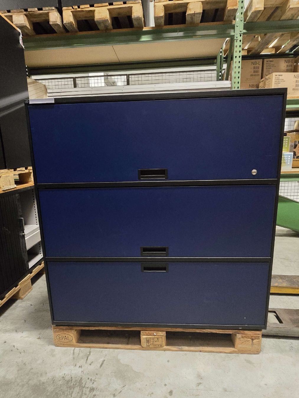 Lista Armadi: Lista Office Schrank – Usato da Safenwil venduto da Leo.87. 1