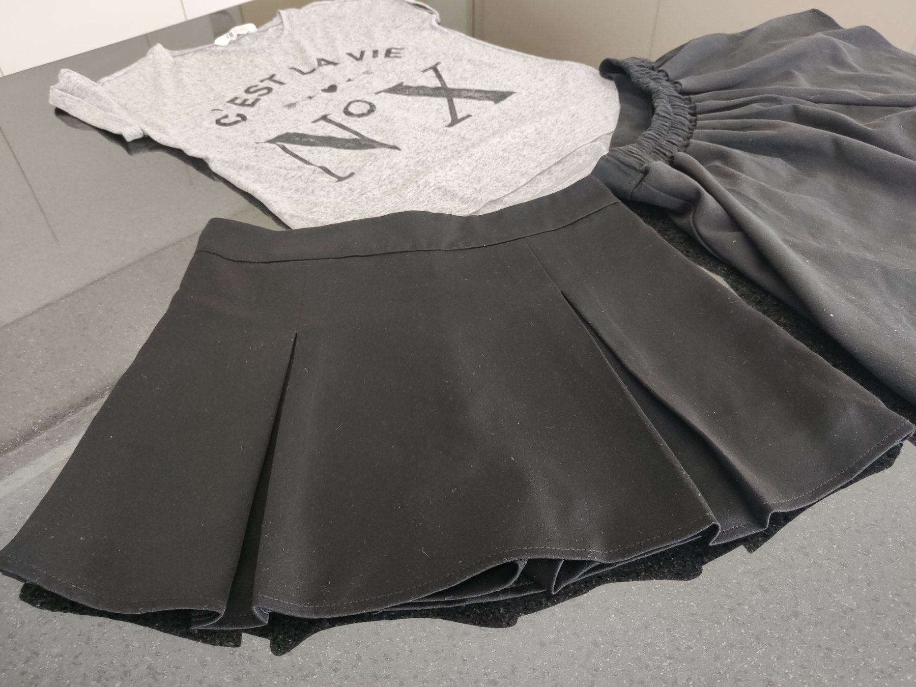 Vestiti & Gonne: Mädchen Rock 164 2x und Oberteil – Usato da Kriens venduto da rinzmann 2