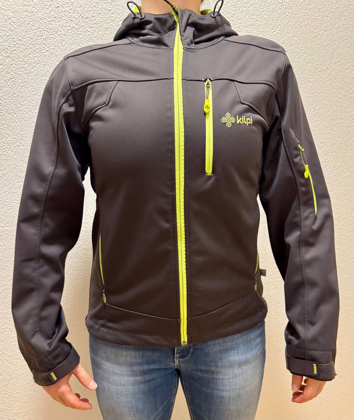 Giacche: Kilpi Damen Softshelljacke Gr. 38 – Usato da Pfäffikon SZ venduto da anshaV 4