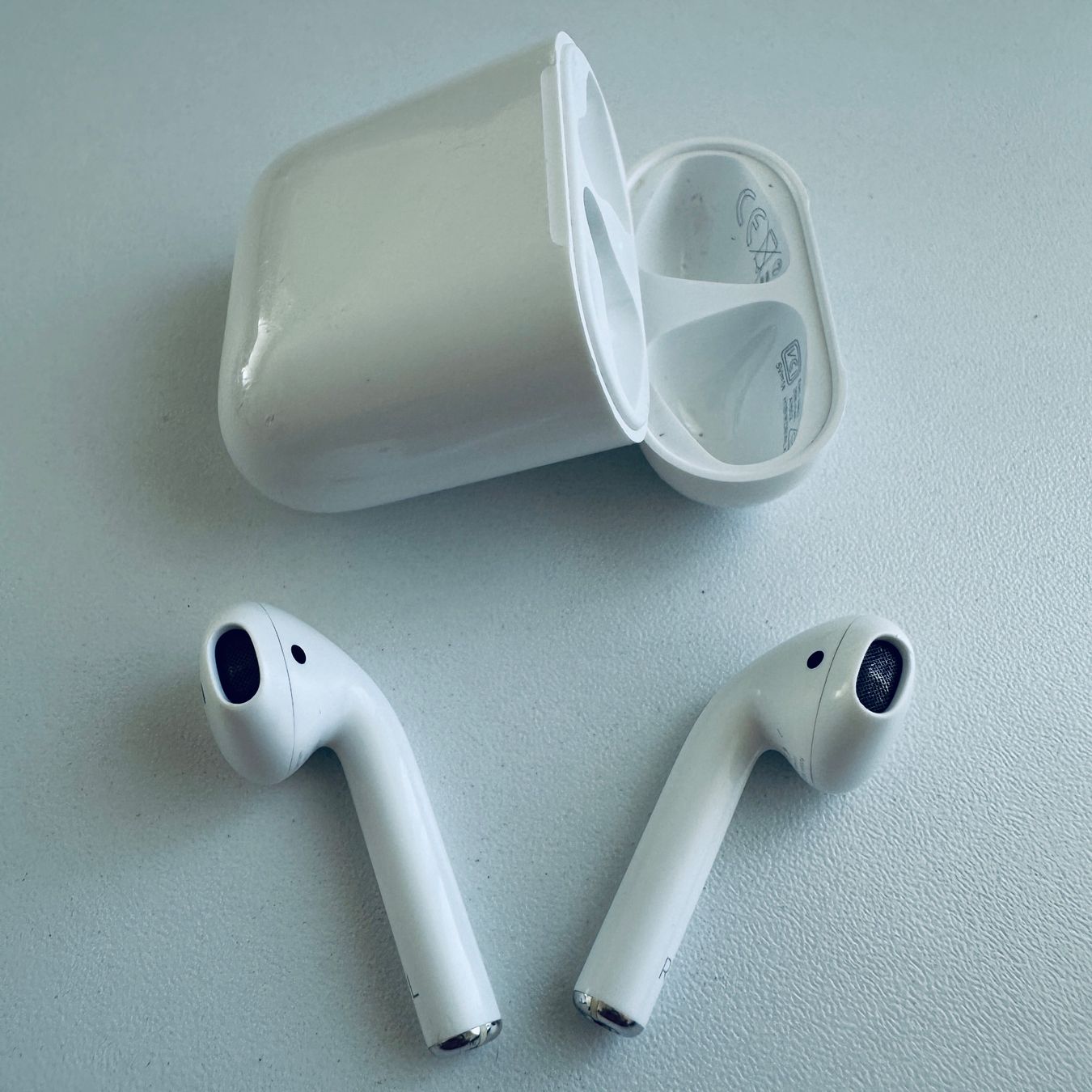 Apple Cuffie: Original Apple AirPods 2 Kopfhörer Wireless Lightning Kabel – Usato da Basel venduto da MY.AIRPODS.SHOP 2