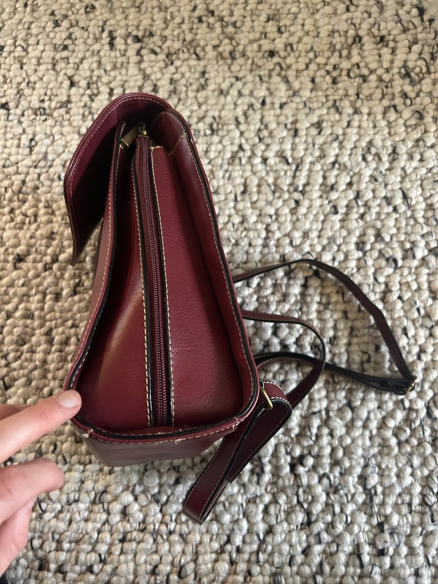 Zaini: Eleganter burgundy Lederrucksack – Nuovo (secondo la descrizione) da Basel venduto da regi_neruda 2