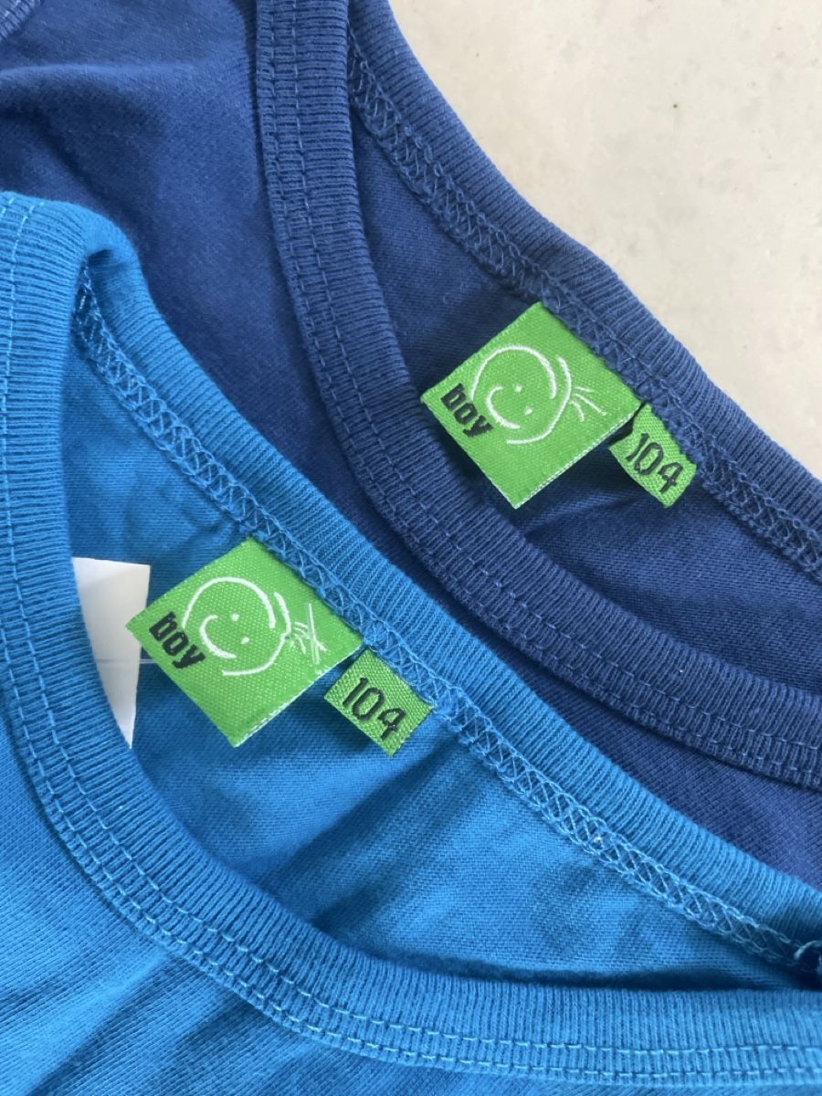 Camicie, T-shirt & Polo: 2er Pack Boy Tops Gr. 104, Neu – Nuovo (secondo la descrizione) da Obergerlafingen venduto da cabo4 1