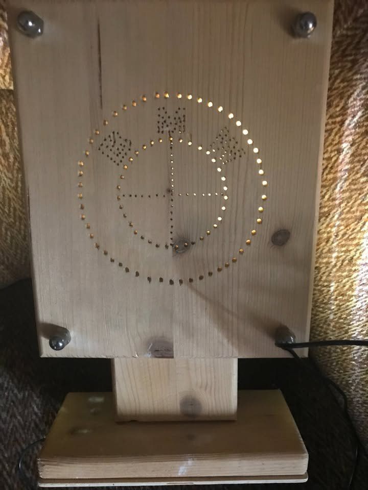 Lampade: Selbstgemachte BMW Deko Holzlampe – Usato da Opfikon venduto da Sonnenuntergang12 1