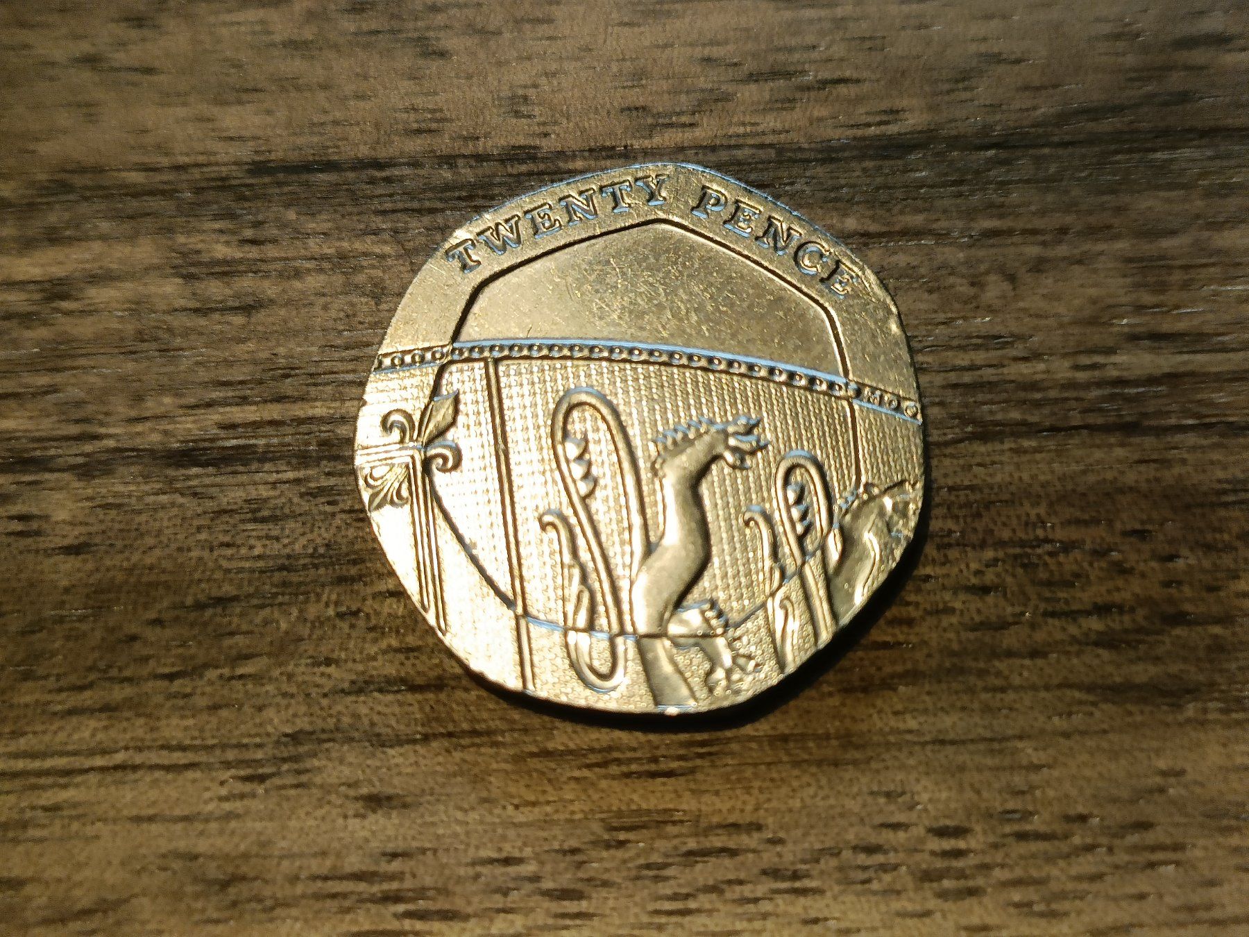 Tutti le monete: Une pièce de 20 PENCE / ELIZABETH II – Usato da Sion venduto da dav_96jh 2