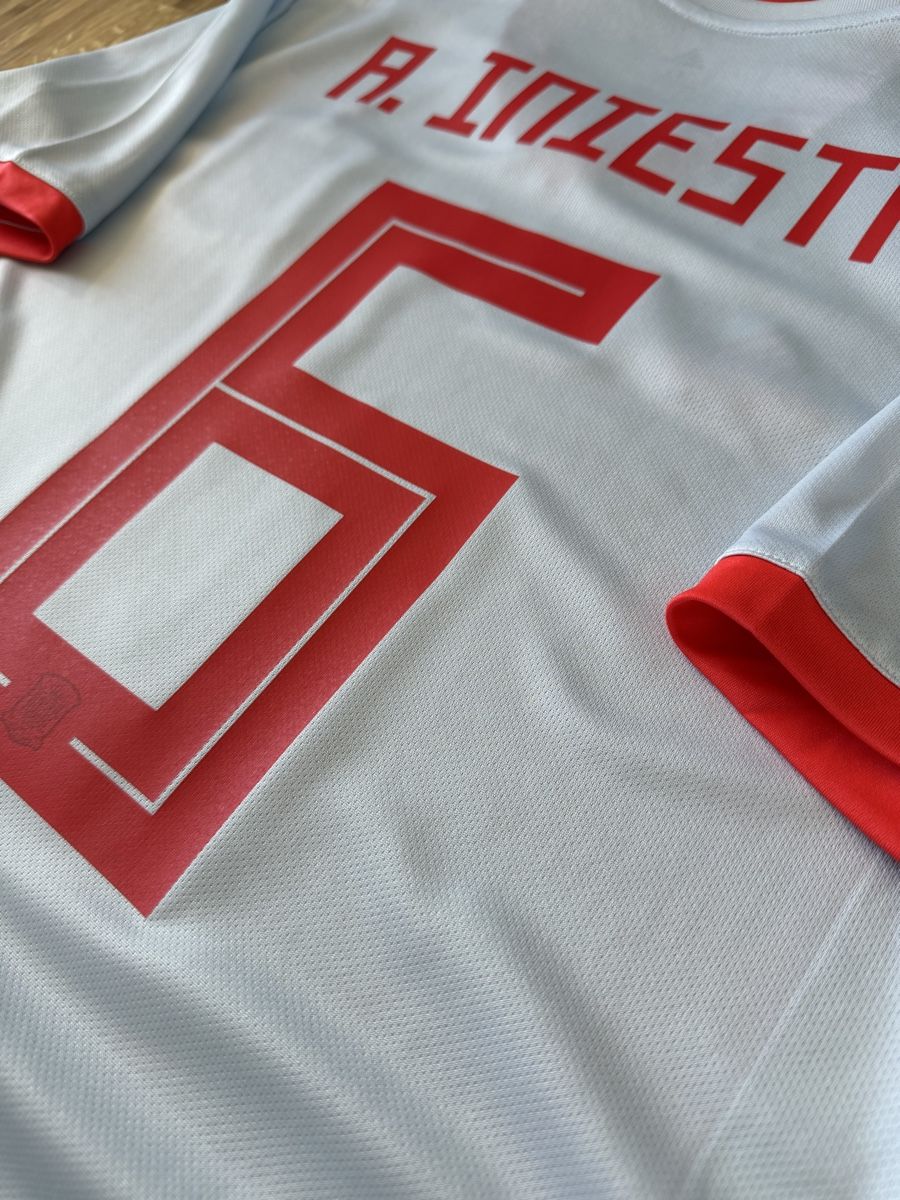 Adidas Canottiere & Pantaloni: Original Iniesta Spanien 2018 Trikot M – Usato da Burgdorf venduto da Shirtsy 2