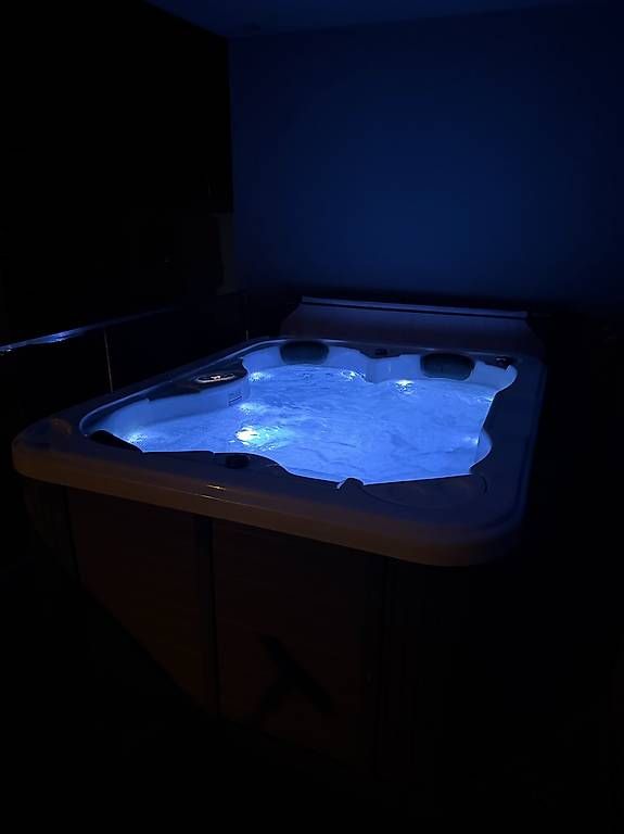 Whirlpool: Piscina idromassaggio / Jacuzzi – Gebraucht aus Biasca von dba_8nx2 4