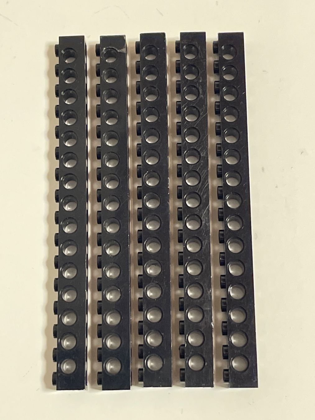 Lego Giocattoli: Lego Technik5 schwarze Lochbalken 15L – Usato da Gelterkinden venduto da cobra0110