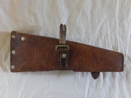Etui ancien en cuir militaire pour hache, Einert Stäfa, 58