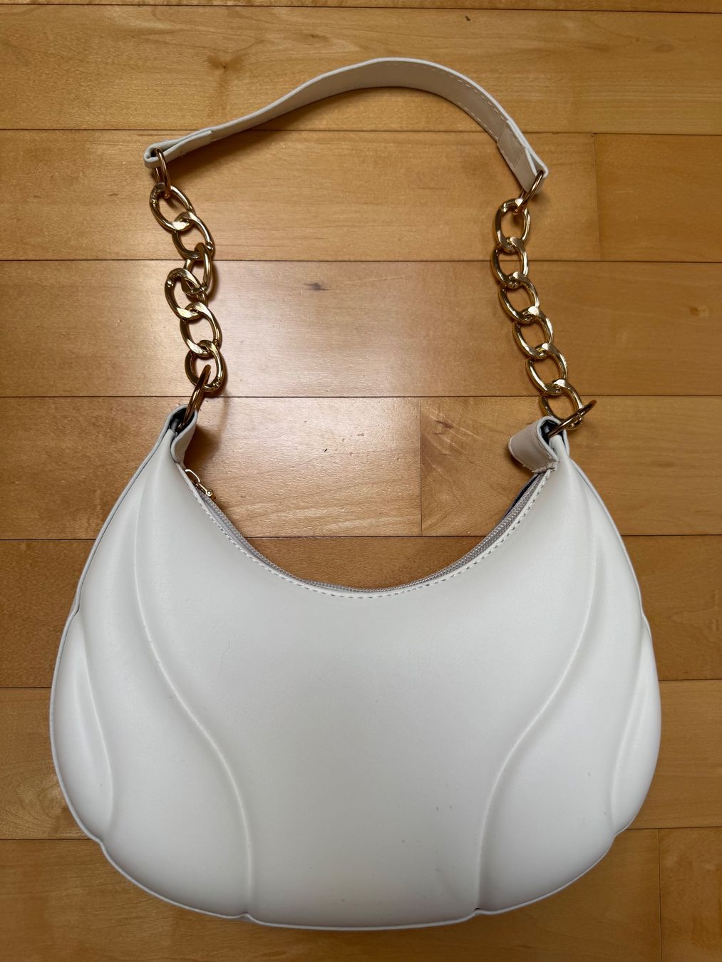 Borse da donna: Weisse Handtasche mit Goldkette – Usato da Urdorf venduto da roses202