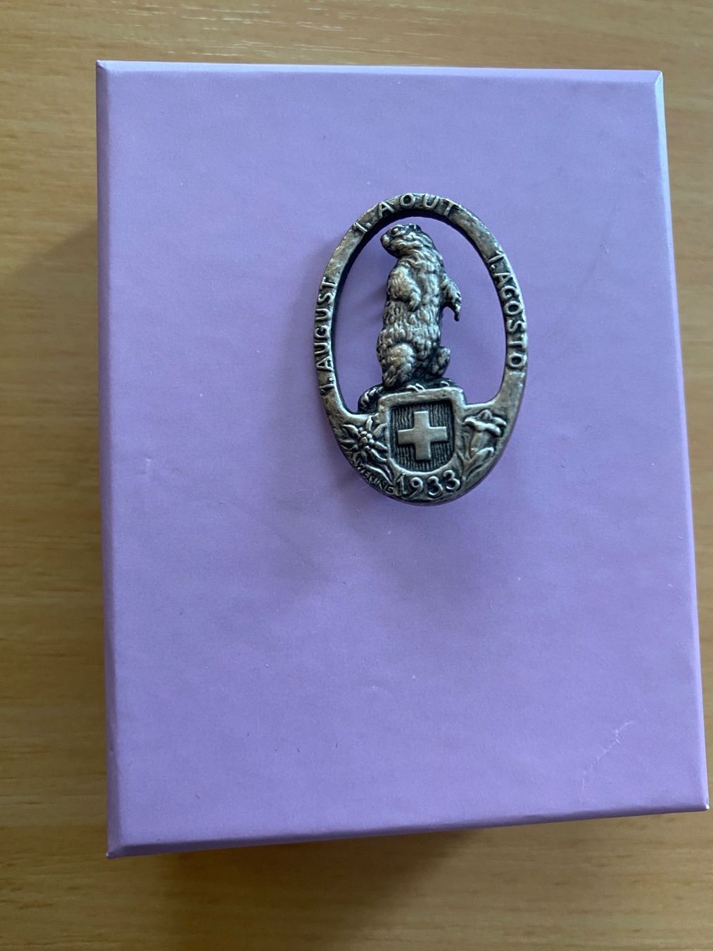 Broschen & Nadeln: 1. AUGUSTABZEICHEN 1933 mit Murmeltier – Gebraucht aus Stein AR von claire009