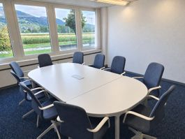 Konferenztisch mit 10 Stühlen – flexibel erweiterbar