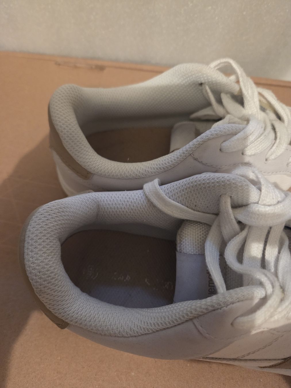 Scarpe da donna: Schuhe Damen in gr.39 – Usato da Bronschhofen venduto da Katrusja 2