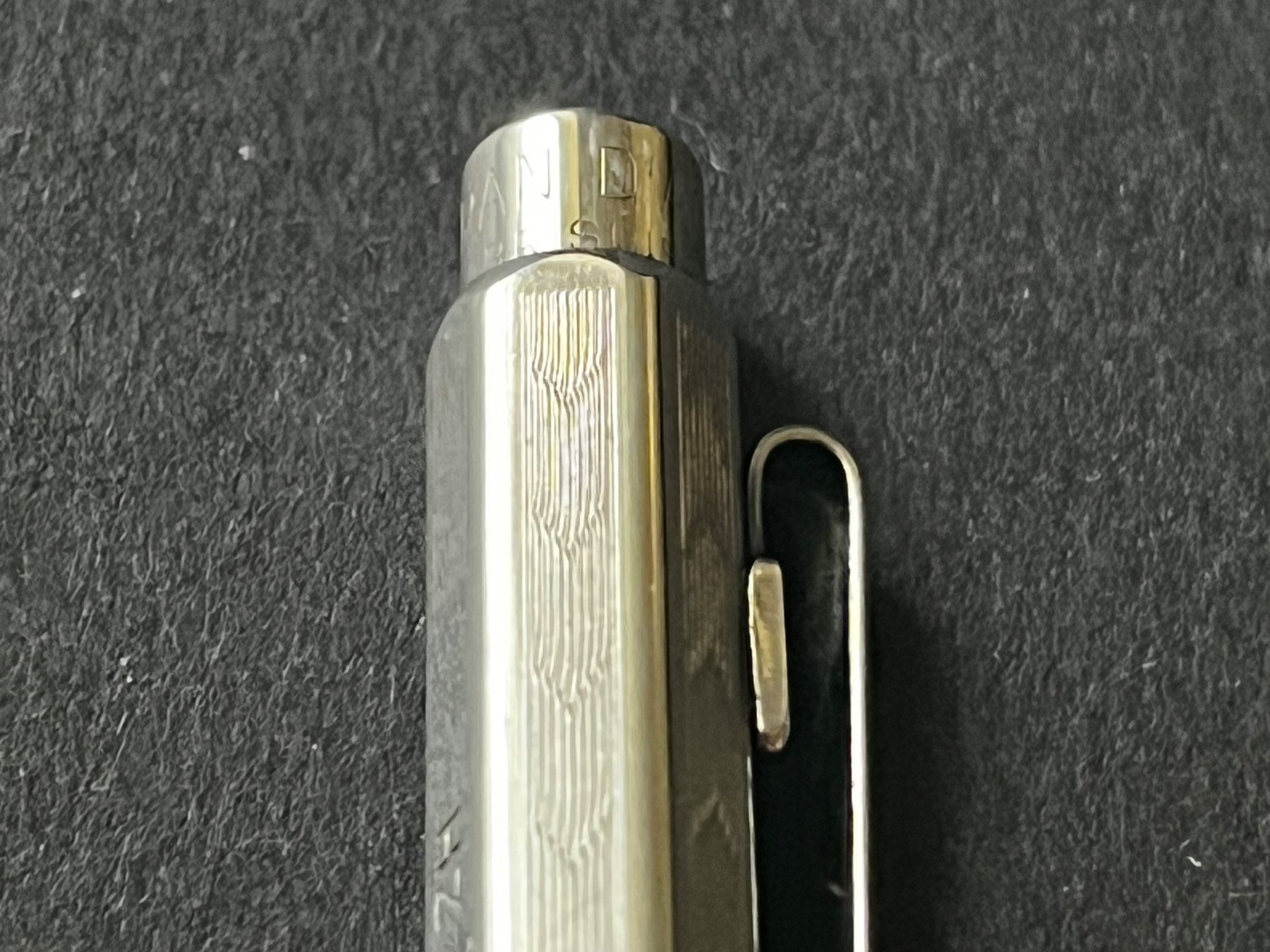 Caran D'Ache Matite, matite colorate & gessi: KURZER Caran d’Ache Ecridor Minenhalter Chevron versilbert – Usato da Zürich venduto da FV.vintage 3