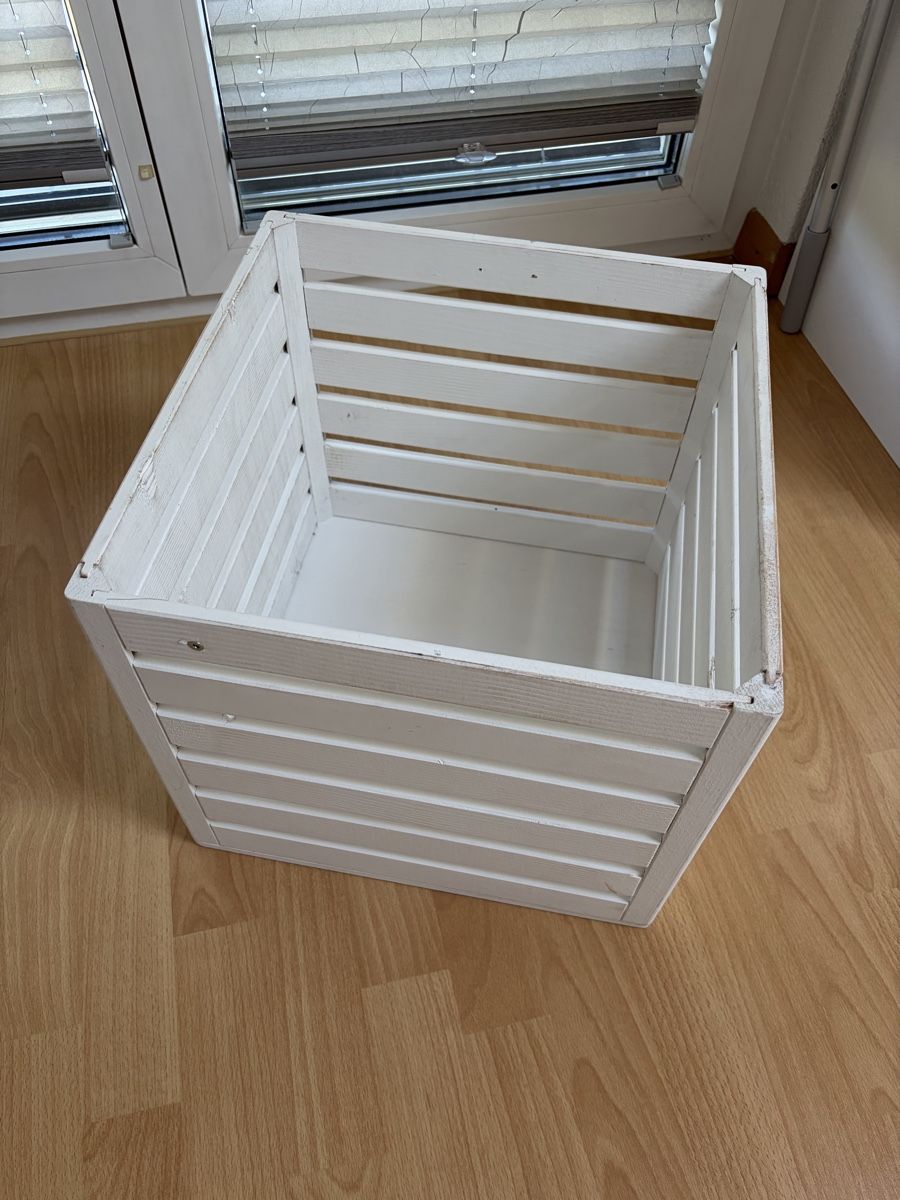 Recipients et similaires: Aufbewahrungsbox / Nachttisch – D'occasion à Koppigen par mik_xqd6 2