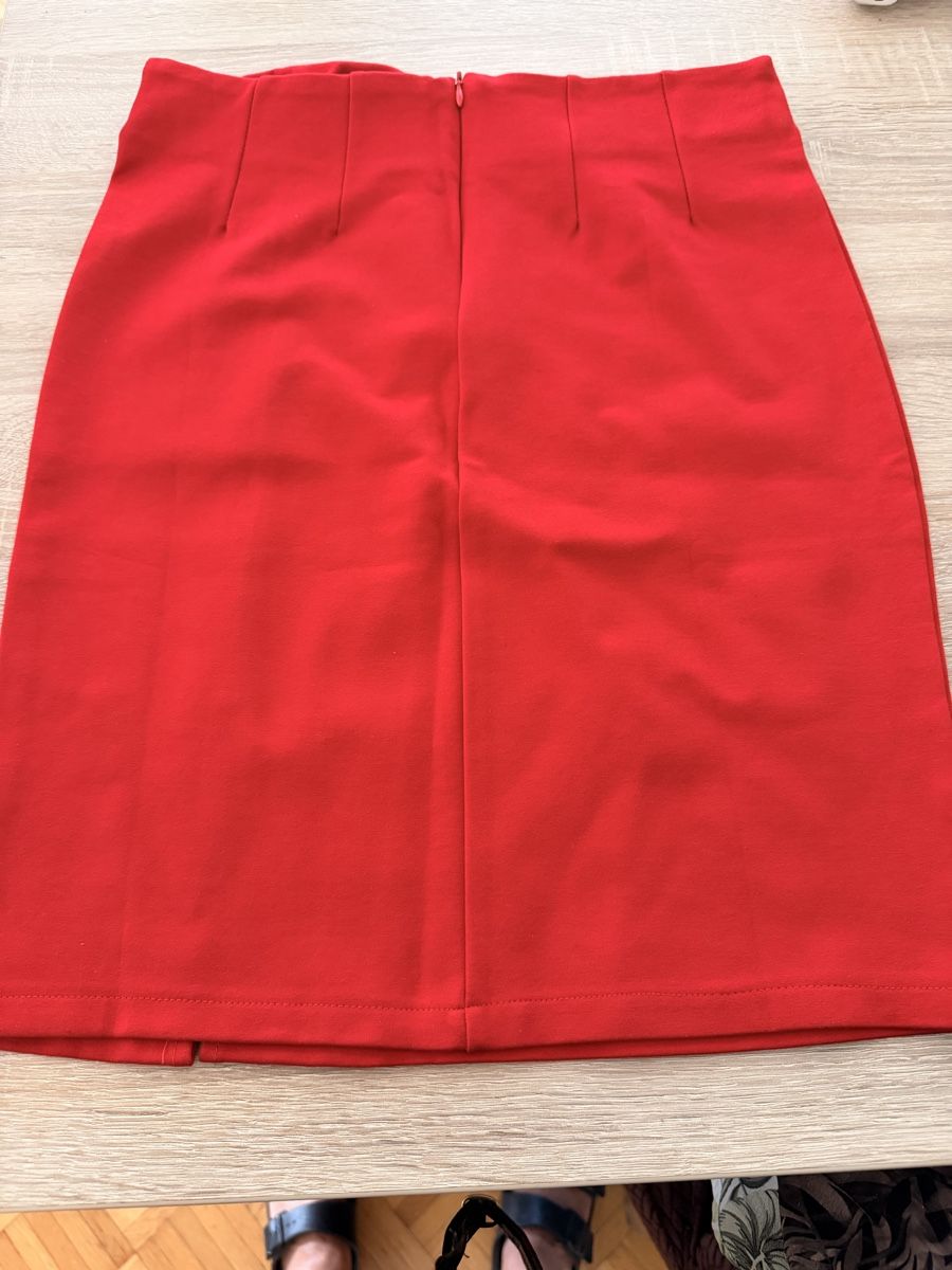 Gonne: Roter Minirock mit Schlitz, Grösse M – Nuovo (secondo la descrizione) da Trimbach venduto da Schwaenchen 2