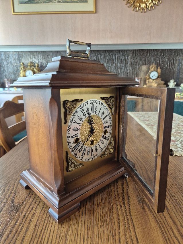 Orologi da terra & Orologi da parete: Antike Kamin Uhr / Buffet Uhr – Usato da Embrach venduto da wernici 1