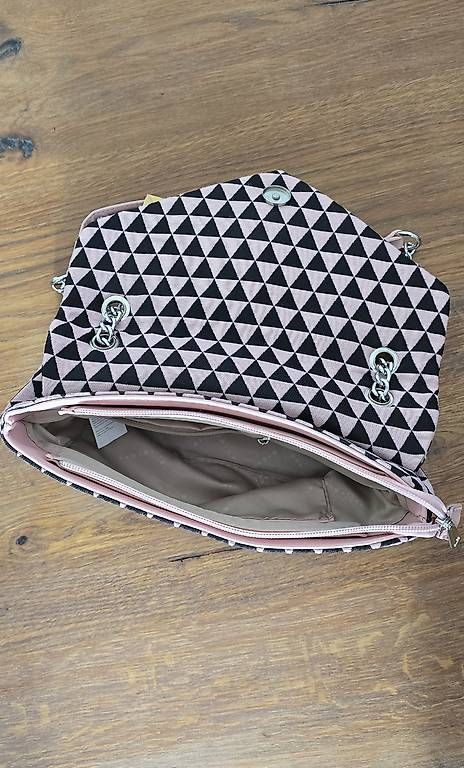Borse da donna: Rosa-schwarze Stoff-Handtasche – Usato da Schlieren venduto da kat_t6xw 3