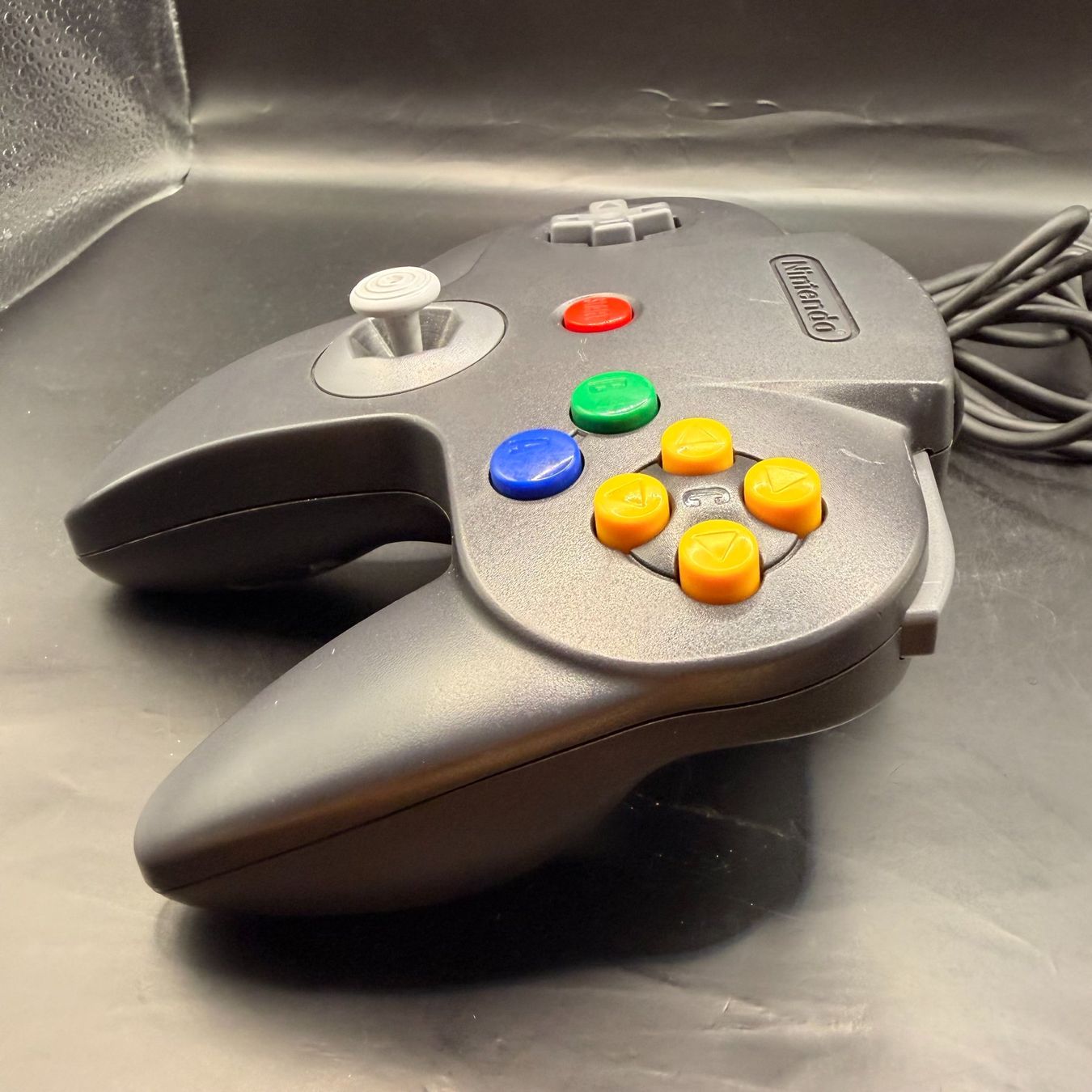 Nintendo Controller: Nintendo 64 Controller Schwarz – optische Mängel – Usato da Düdingen venduto da Nerdworld 2
