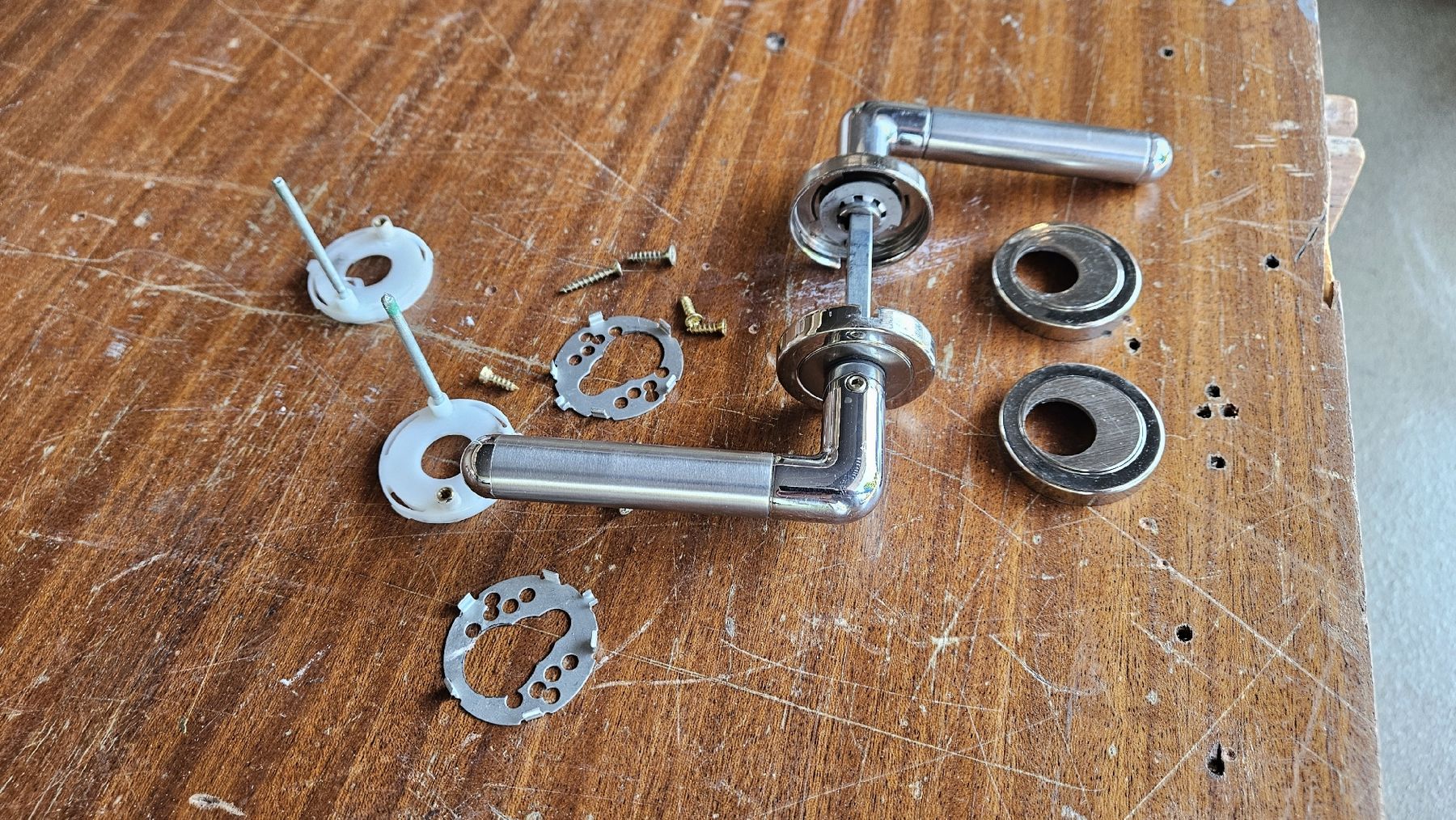 Eisenwaren: Türgriff Garnitur, Chrom-Stahl,, komplett – Gebraucht aus Bonstetten von Brigitte04volle 1