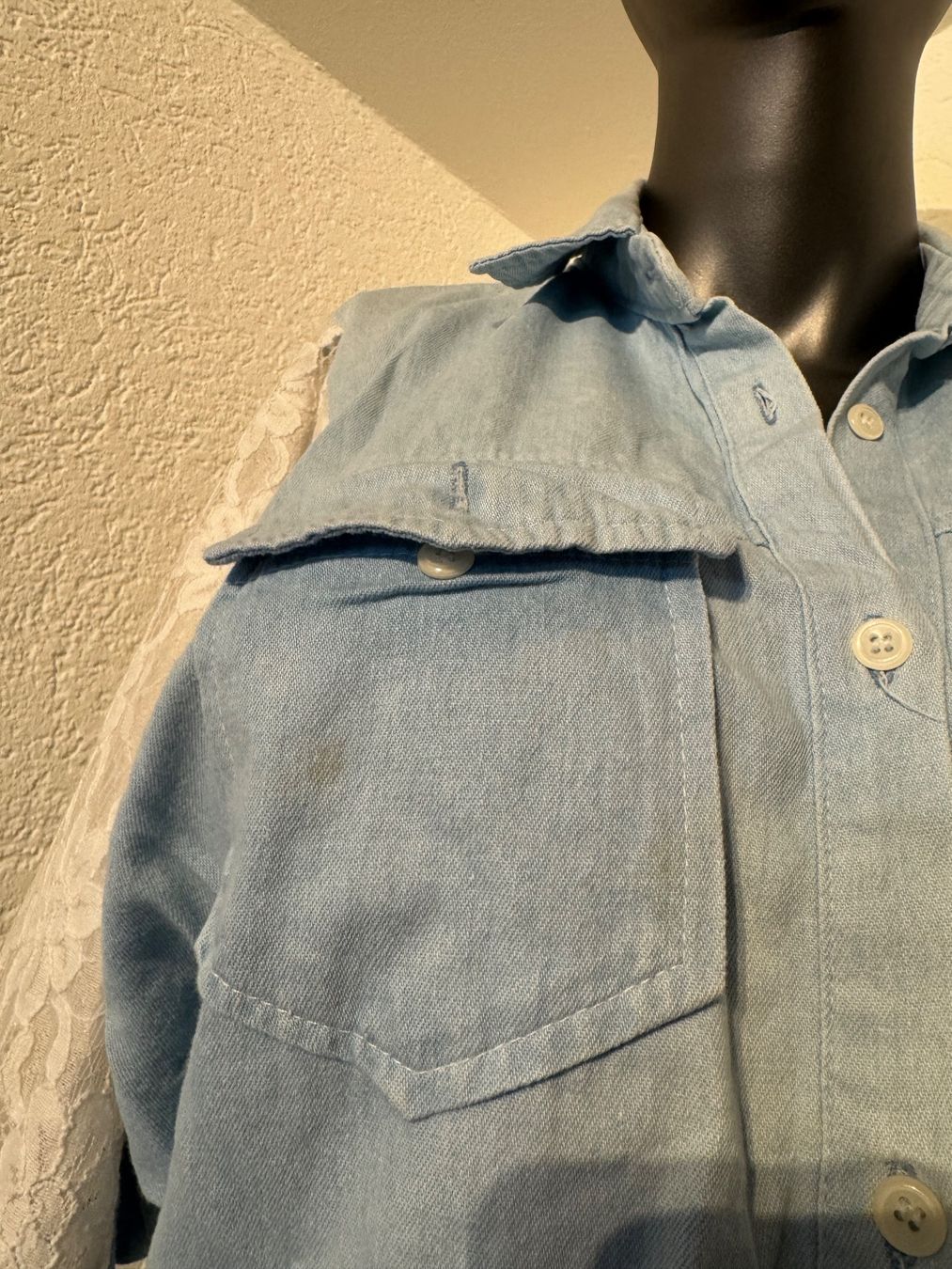 Camicette: Damen Bluse Jeansbluse mit eleganter Spitze Hellblau Gr. S – Usato da Frenkendorf venduto da Style365 9