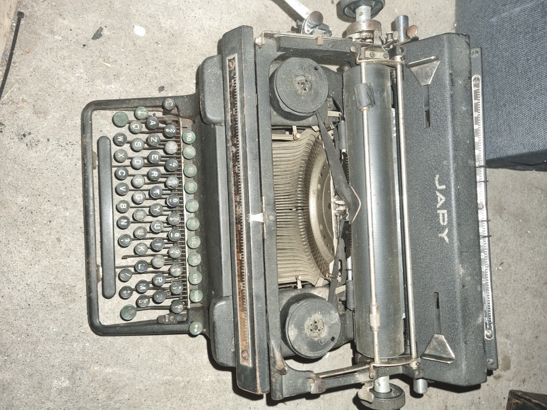 Macchine da scrivere: Machine à écrire JAPY pour pièces ou restauration – Usato da Genève venduto da kev_d8vl