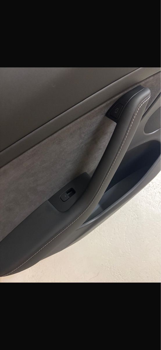 Tesla Toutes les pièces auto: Innenraumtür Tesla Model 3 – Neuf avec emballage d'origine à Recherswil par YannickE98 1
