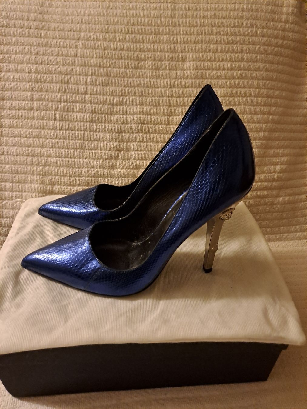 Damenschuhe: Escarpins Versace – Neu und originalverpackt aus Genève von Cinely 1