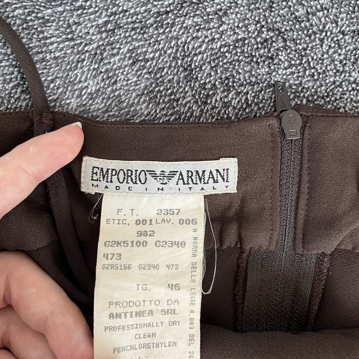 Armani Top: Armani Braunes Top – Usato da Zug venduto da saskia-chiara 4