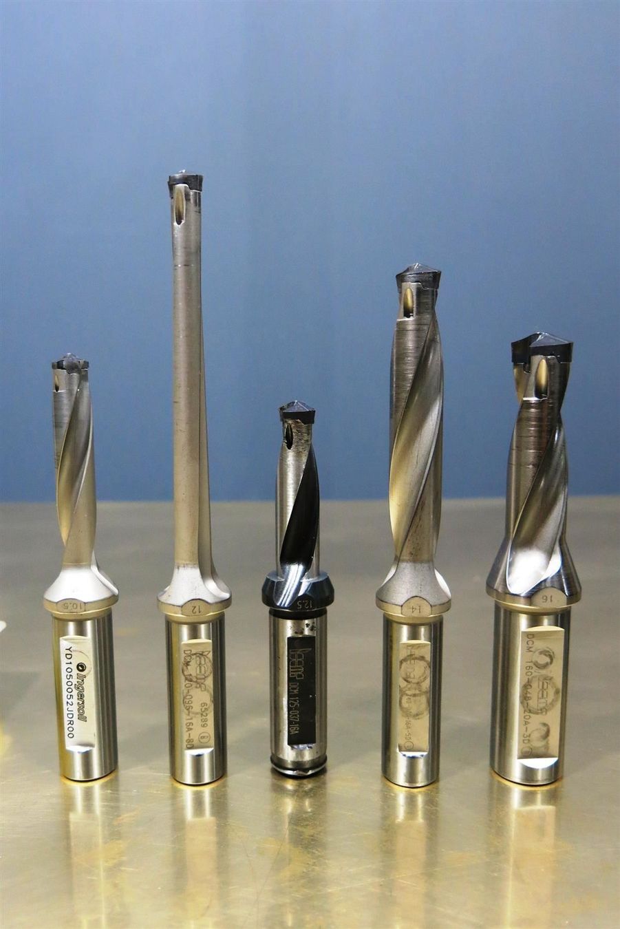 Tutti gli attrezzi: 5x Wendeplatten-Bohrer Iscar + Ersatz, I – Usato da Laufenburg venduto da Sirluger 1